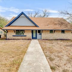 North Austin King Bed with Hot Tub | City Center