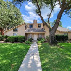 PG Family Oasis w/ King Beds & Pool | Sleeps 18