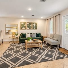 Cape Cottage Retreat in Spring | Near Expressway