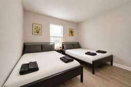 Houston 3BR Duplex A | Sleeps Groups Comfortably
