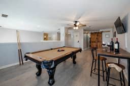 Large 7BR Houston Oasis w/ Pool, Hot Tub & BBQ