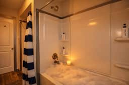 Lux Home w/ Heated Pool & Spa: 30 Min to Downtown
