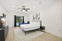 Prime Houston Getaway w/ Pool – Near Downtown