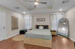 Spacious 6BR Family Home | Quiet & Convenient