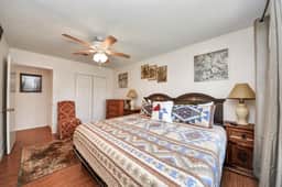 Texas-Themed 2BR Retreat | EV Charger | Sleeps 6