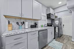 Entire Midtown 4plex | Gated Parking | Rail to NRG