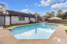 SB Spring Getaway w/ Pool • Near I-45 • Sleeps 10 - Image 3