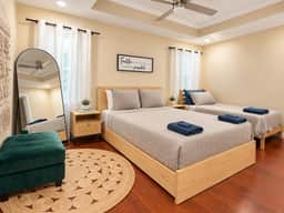 Cape Cottage Retreat in Spring | Near Expressway - Image 3