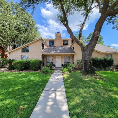 Family Oasis | 6BR + Pool + Big Backyard