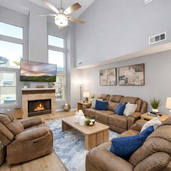 LB King Beds with Pool | Near IAH | Sleeps 22 - Image 1
