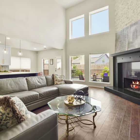 DD King Bed & Heated Pool/Spa | Near Lake Houston - Image 1