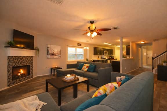 Family-Friendly 6BR Retreat w/ Pool in Houston