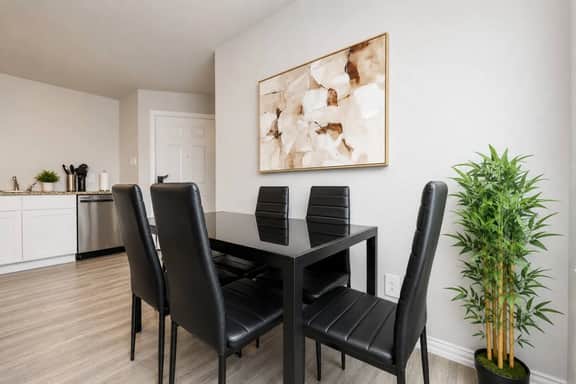 Houston 3BR Duplex A | Sleeps Groups Comfortably
