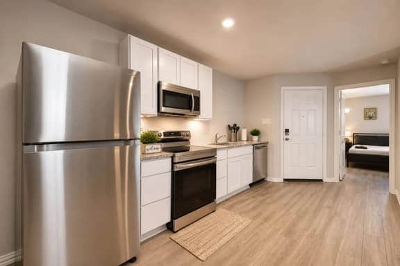 Houston 3BR Duplex A | Sleeps Groups Comfortably