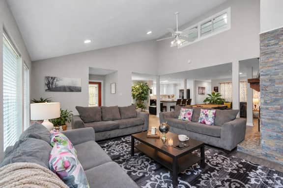 GB Escape w/ King Bed & Heated Pool | Near IAH - Image 2