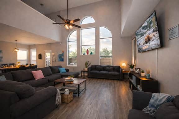 OB King Bed Oasis w/ Heated Pool & Spa | Sleeps 22 - Image 2