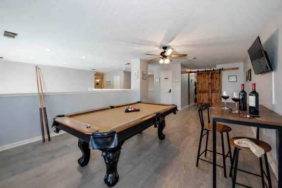Large 7BR Houston Oasis w/ Pool, Hot Tub & BBQ