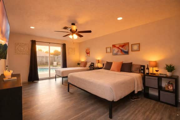 Lux Home w/ Heated Pool & Spa: 30 Min to Downtown