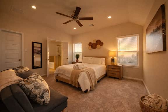 Modern 3BR Houston Home Near IAH