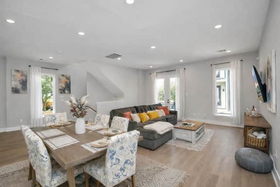 Newly Built 3-Level Townhouse near Downtown
