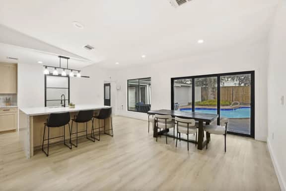 Prime Houston Getaway w/ Pool – Near Downtown