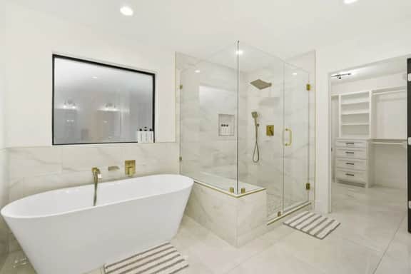 Prime Houston Getaway w/ Pool – Near Downtown