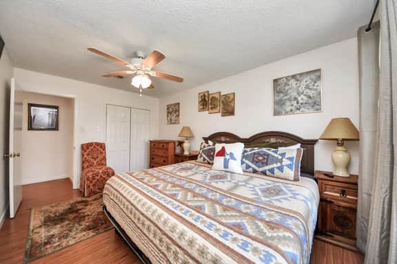 Texas-Themed 2BR Retreat | EV Charger | Sleeps 6
