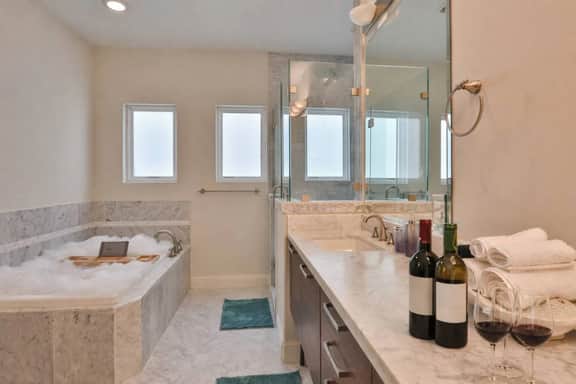 Unique Montrose Getaway | Pool Table + Roof
