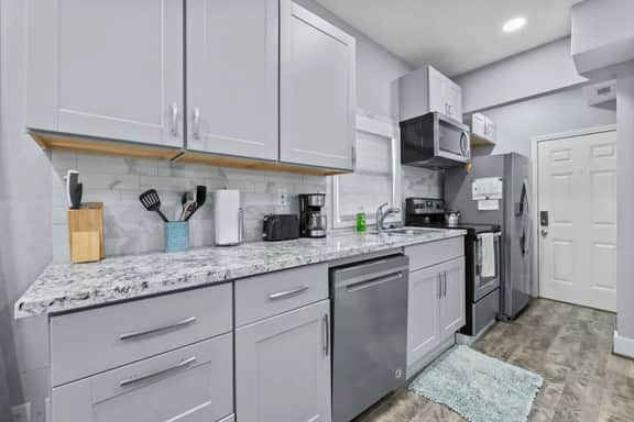 Entire Midtown 4plex | Gated Parking | Rail to NRG