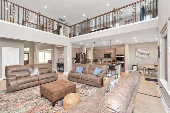 Relaxing Lakefront Home