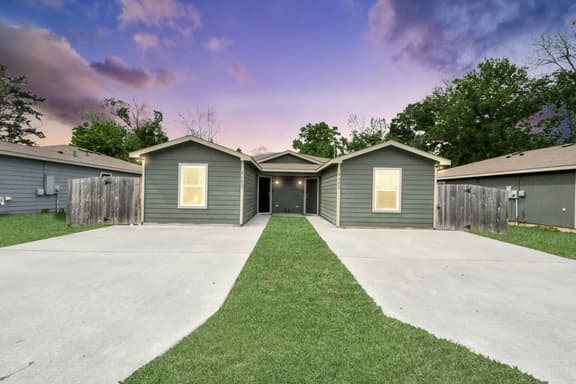 Cozy Houston Stay | 3BR Duplex Unit B