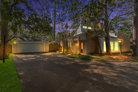 GB Escape w/ King Bed & Heated Pool | Near IAH - Image 1