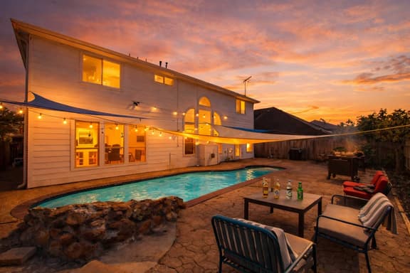 OB King Bed Oasis w/ Heated Pool & Spa | Sleeps 22 - Image 1