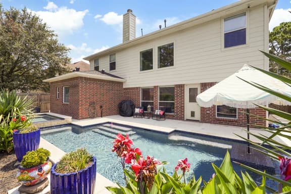 DD King Bed & Heated Pool/Spa | Near Lake Houston - Image 1