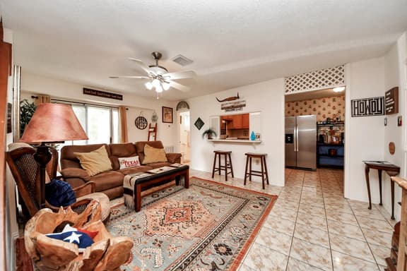 Texas-Themed 2BR Retreat | EV Charger | Sleeps 6