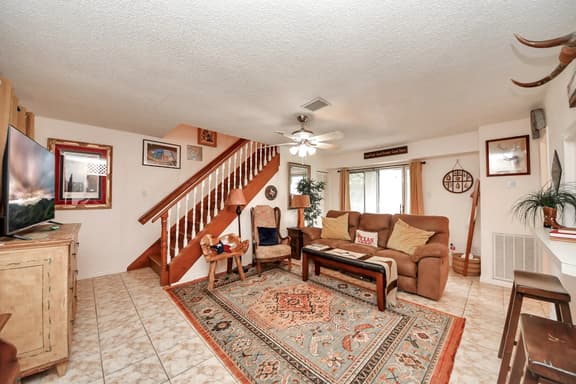 Texas-Themed 2BR Retreat | EV Charger | Sleeps 6