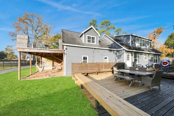 Two-houses Event-Friendly property w/ Pool