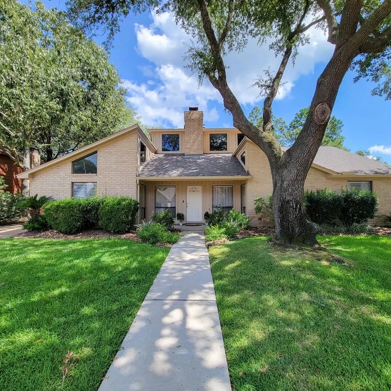 Family Oasis | 6BR + Pool + Big Backyard